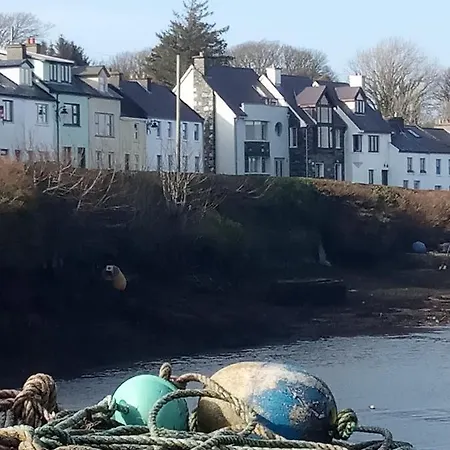 Bay Bed and Breakfast 3*