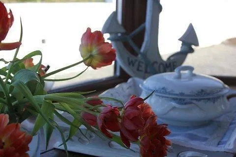 Bay Couette-café 3*